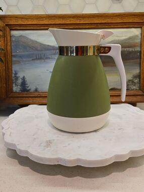 Vintage West Bend Carafe Avocado Green/White